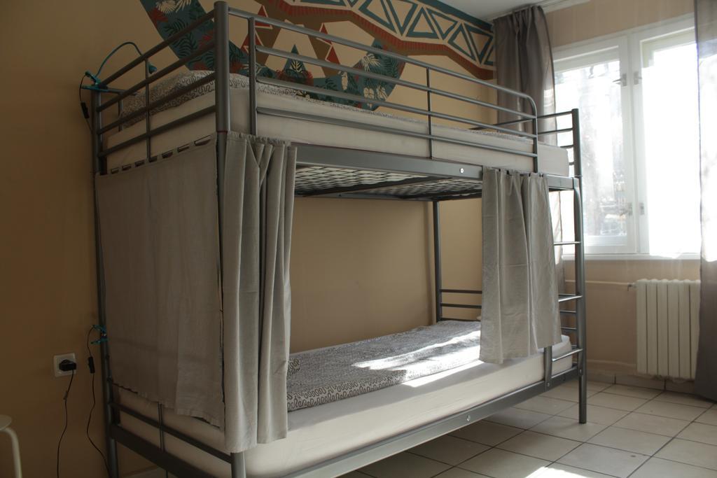 Park Hostel *
