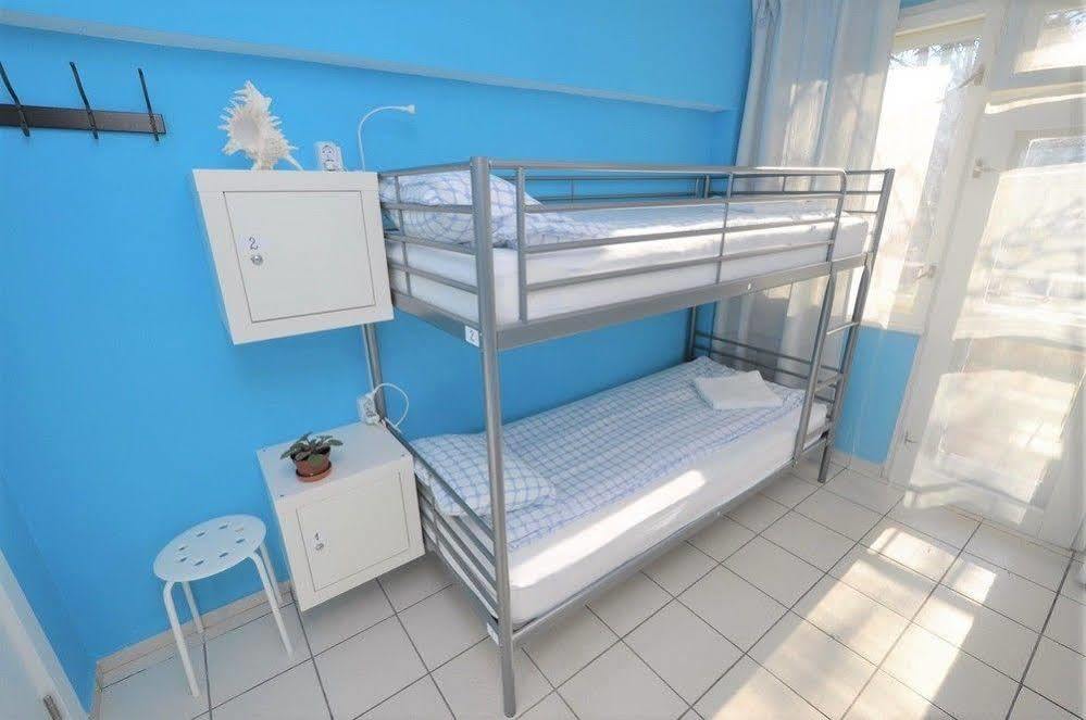 Park Hostel *